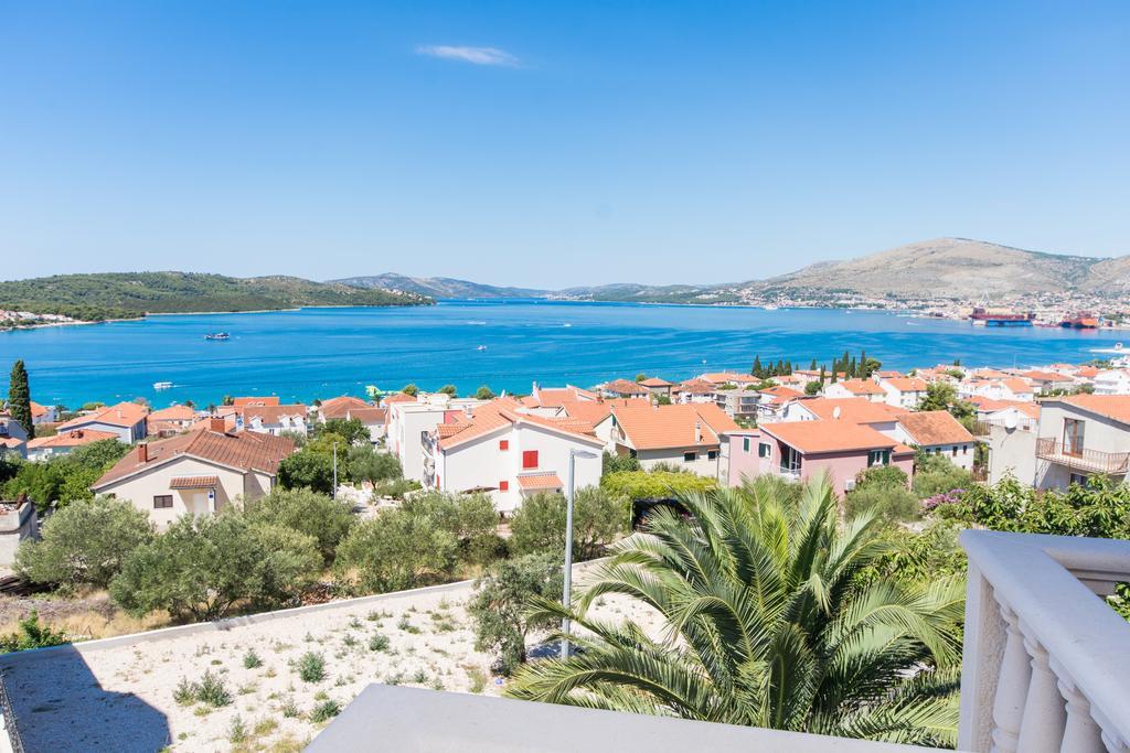 Apartments Bisera Trogir Exterior photo